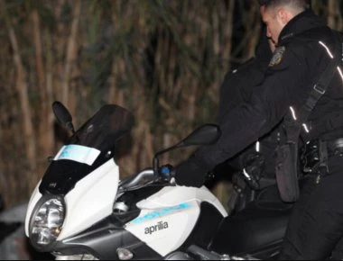 Λόφος Φιλοπάππου: Άγρια συμμορία λήστευε πολίτες χτυπώντας τους με σπασμένο μπουκάλι